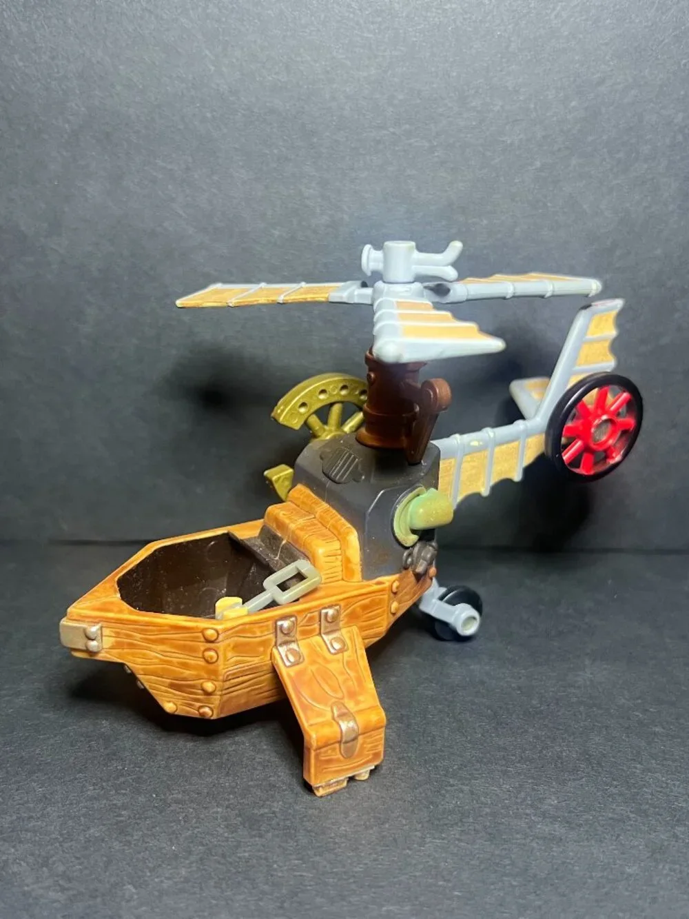 2000 DreamWorks Rare Chicken Run Aircraft Vehicle Catapult Plane Helicopter Toy